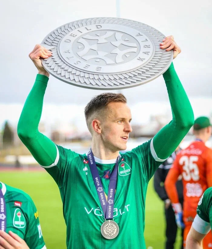 Viktor Örn í samstarfi við Soccer and Education USA